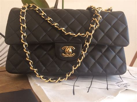 carteras chanel original|precios bolsos chanel originales.